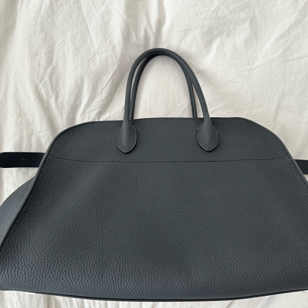 The row Margaux 15 bag